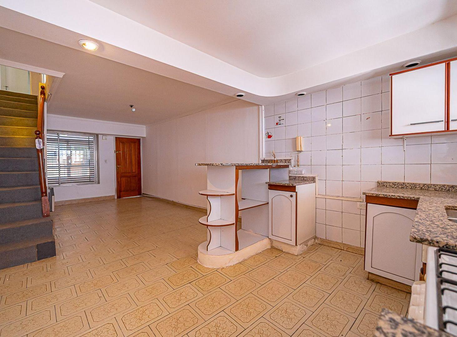 Foto de VENTA DUPLEX 3 AMBIENTES MORON PATIO COCHERA, imagen 1