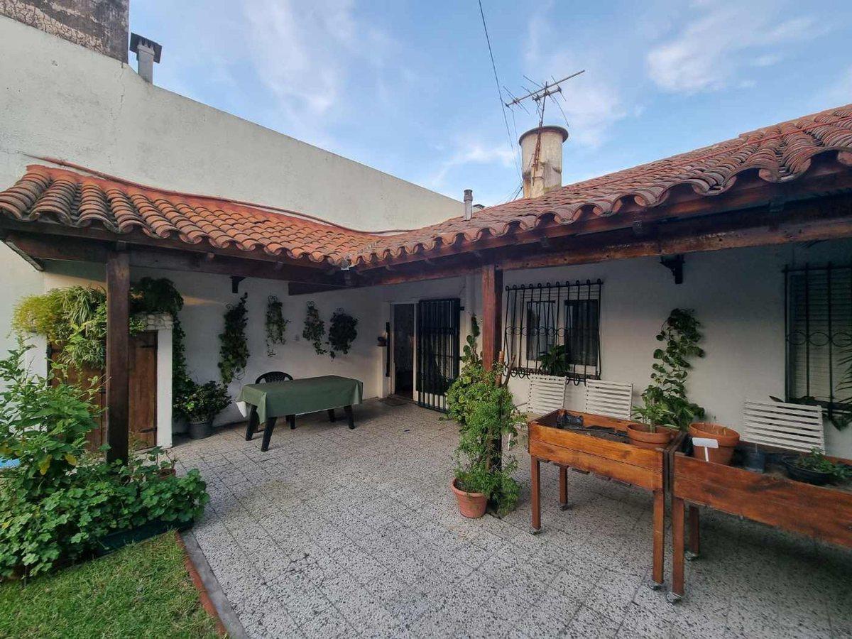 Foto de VENTA CASA 4 AMBIENTES VILLA LYNCH EXCELENTE, imagen 1