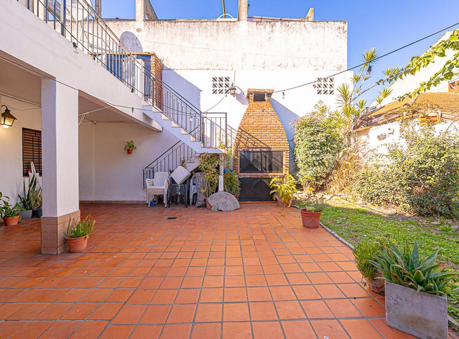 Foto de CASA JARDIN PATIO TERRAZA APTO CREDITO WILDE, imagen 1