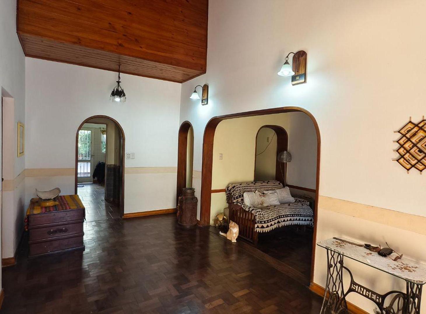 Foto de VENTA CASA 4 AMBIENTES GARAGE VILLA CELINA, imagen 2