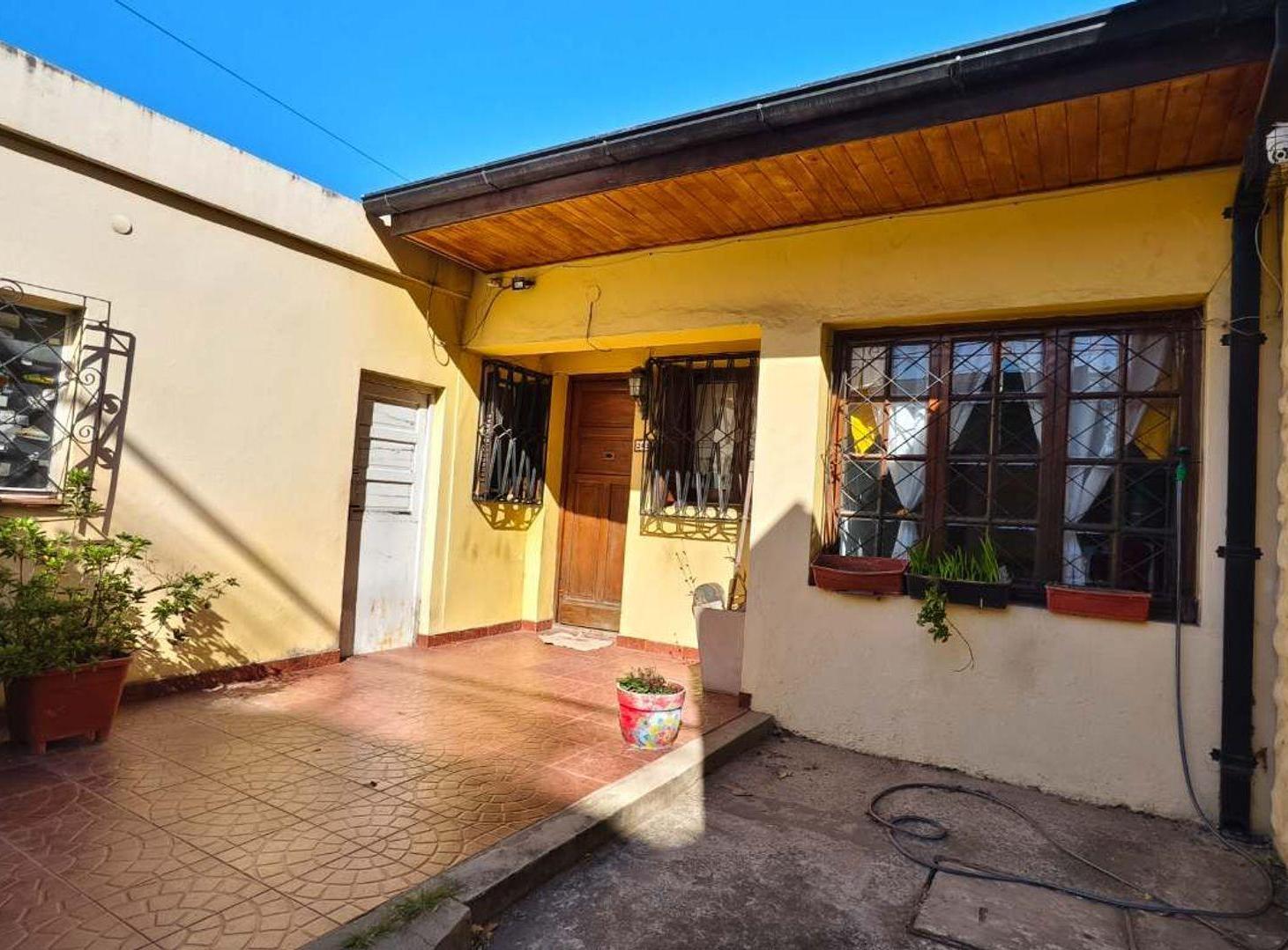 Foto de VENTA CASA 4 AMBIENTES GARAGE VILLA CELINA, imagen 3