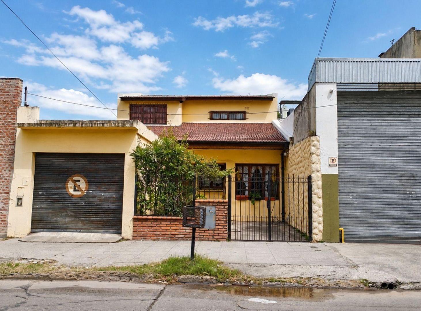 Foto de VENTA CASA 4 AMBIENTES GARAGE VILLA CELINA, imagen 1