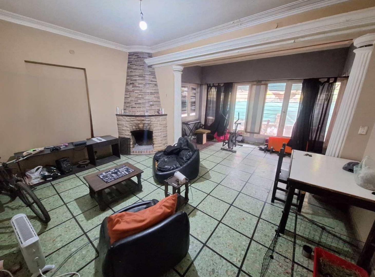 Foto de DOS CASAS 4 AMBIENTES VENTA FRANCISCO ALVAREZ, imagen 1