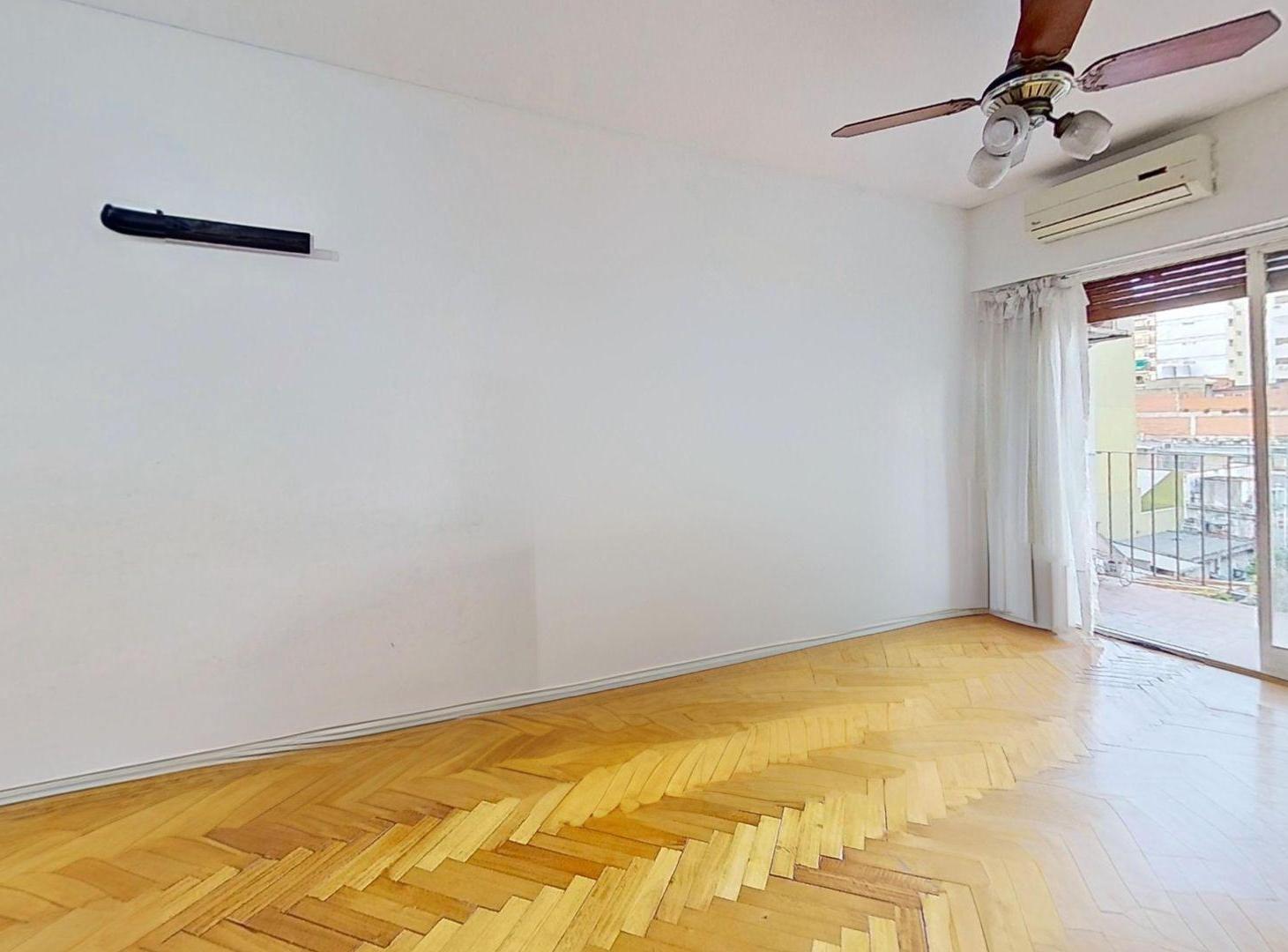 Foto de VENTA DEPTO CUATRO AMBIENTES MONSERRAT COCHERA, imagen 5