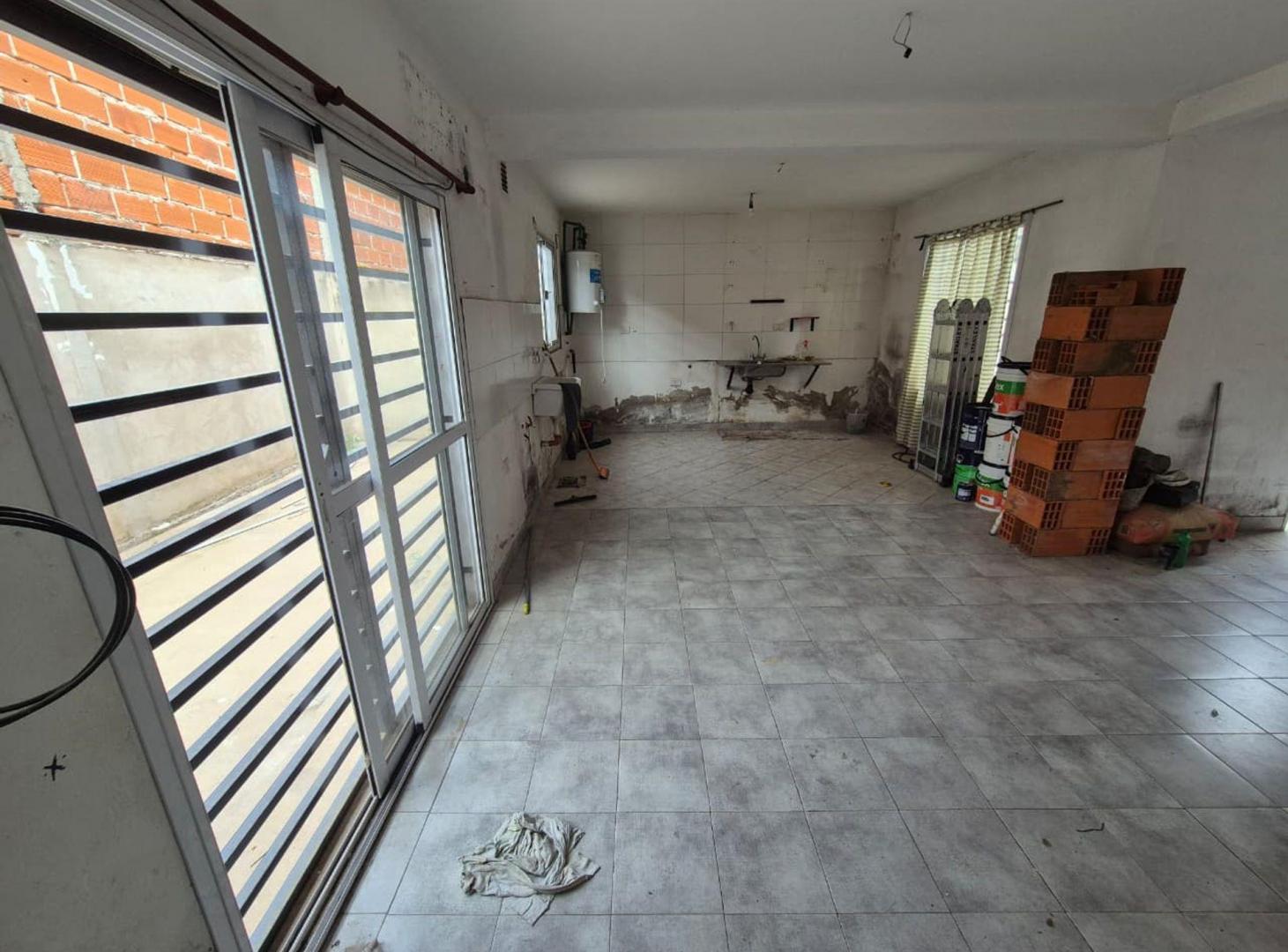 Foto de VENTA PH 3 AMBIENTES CON PATIO GENERAL RODRIGUEZ, imagen 4