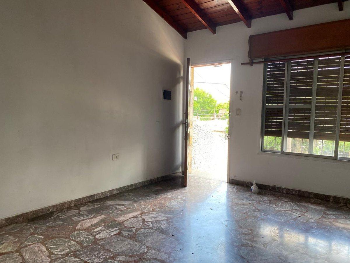 Foto de CASA EN VENTA EN VILLA BALLESTER 4 AMBIENTES, imagen 4