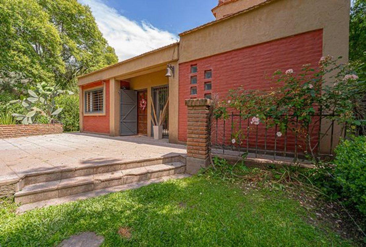 Foto de CASA 4 AMBIENTES VENTA LUJAN PARQUE PILETA QUINCHO, imagen 2