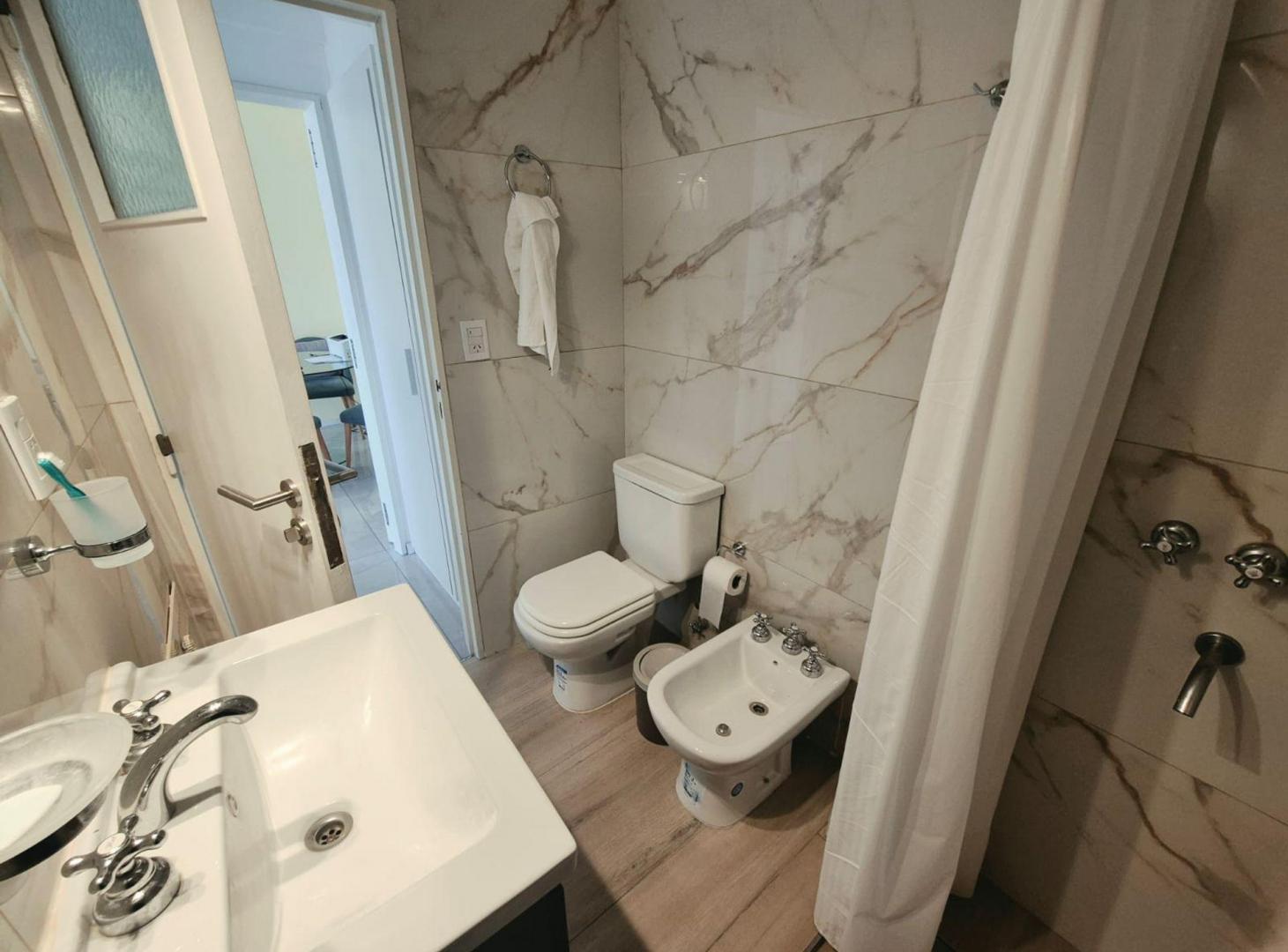 Foto de VENTA DEPARTAMENTO 2 AMBIENTES SAN NICOLAS CUOTAS, imagen 2