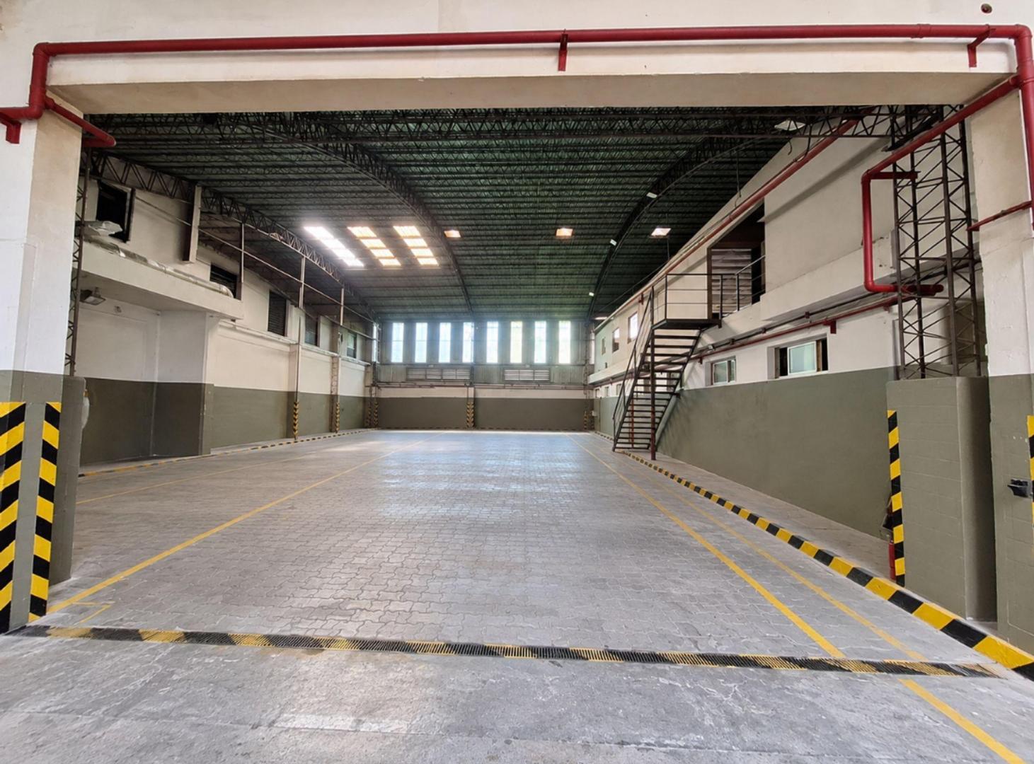 Foto de ALQUILER DEPÓSITO MATADEROS 3500 M2 A MTS ALBERDI, imagen 2