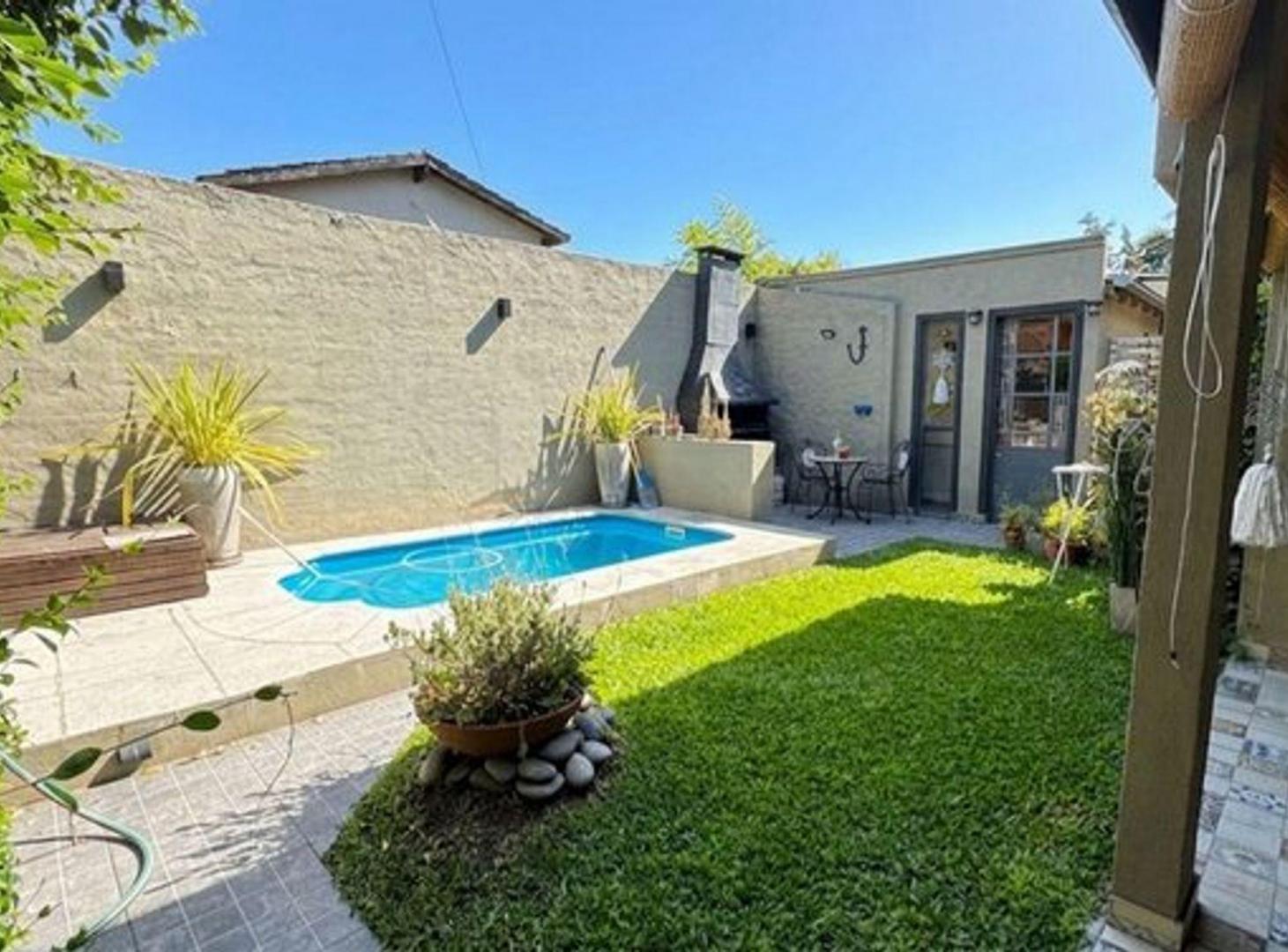 Foto de CASA 4 AMBIENTES VENTA ITUZAINGO JARDIN PILETA, imagen 2