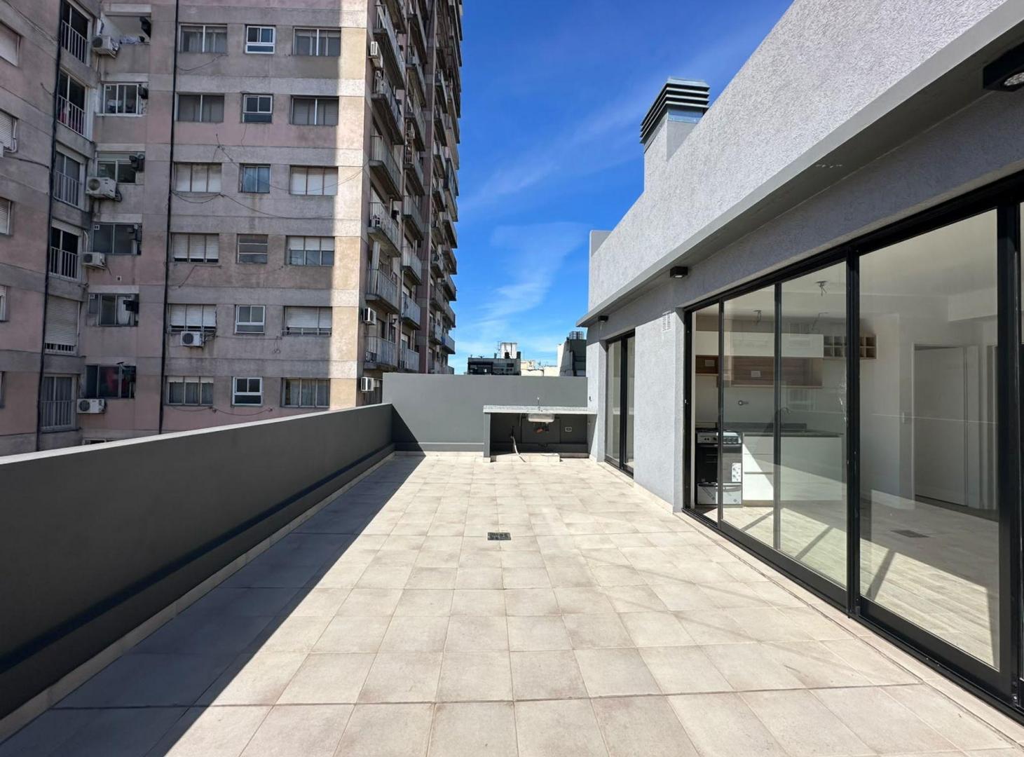 Foto de VENTA DEPARTAMENTO 2 AMBIENTES CON TERRAZA ALMAGRO, imagen 1