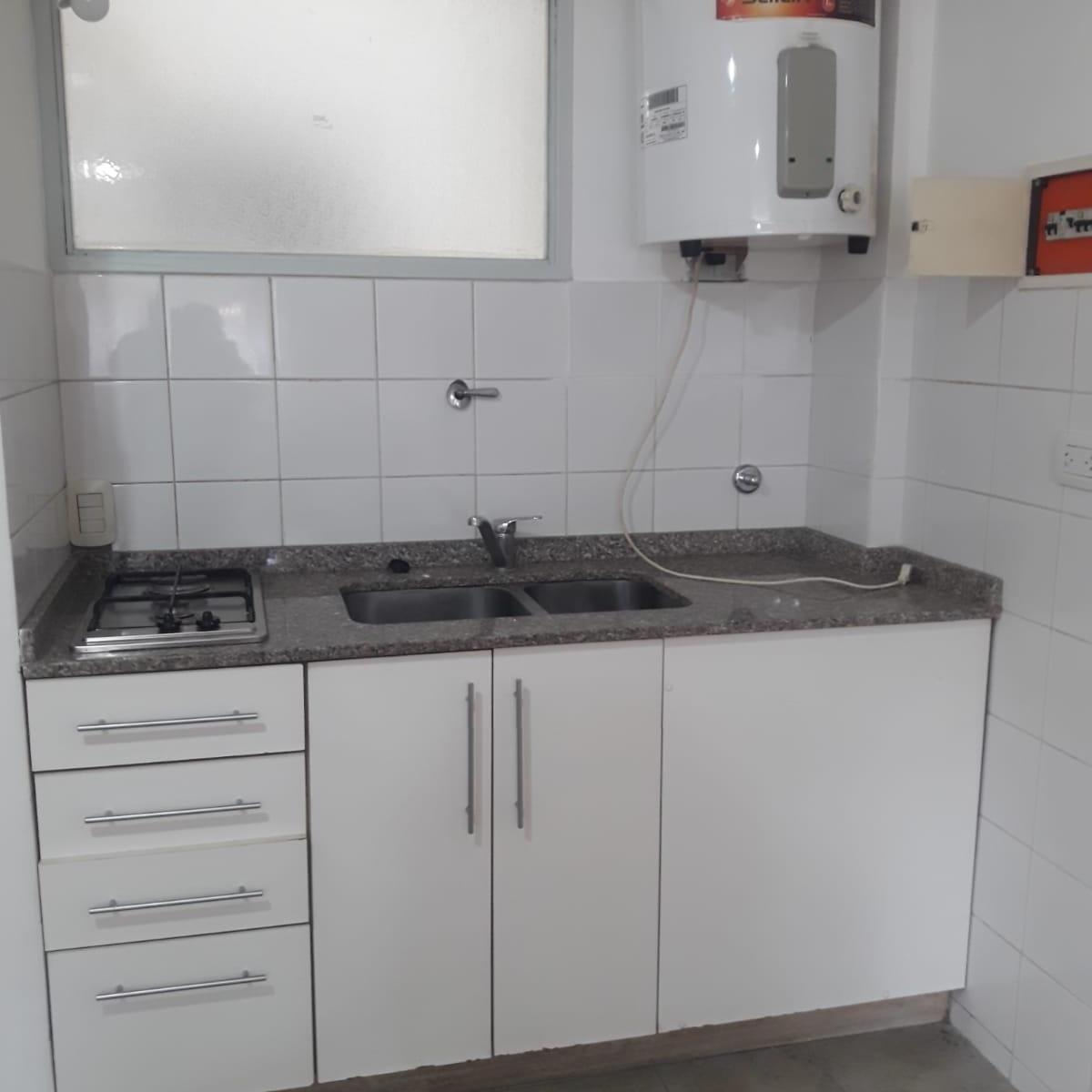 Departamento Monoambiente - Acevedo Al 1500 - Banfield O. 4