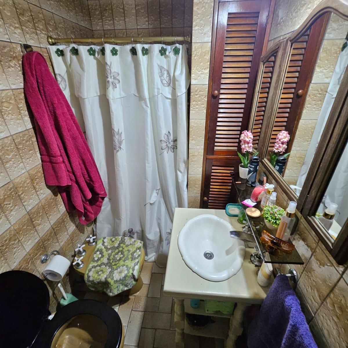 Foto de NUEVAS CONDICIONES!!! CHALET 4 AMB CON COCHERA - BANFIELD ESTE, imagen 3