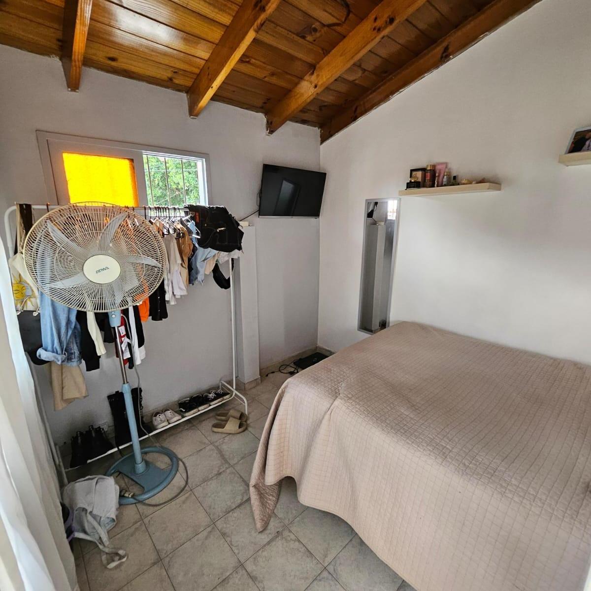 Foto de NUEVAS CONDICIONES!!! CHALET 4 AMB CON COCHERA - BANFIELD ESTE, imagen 2