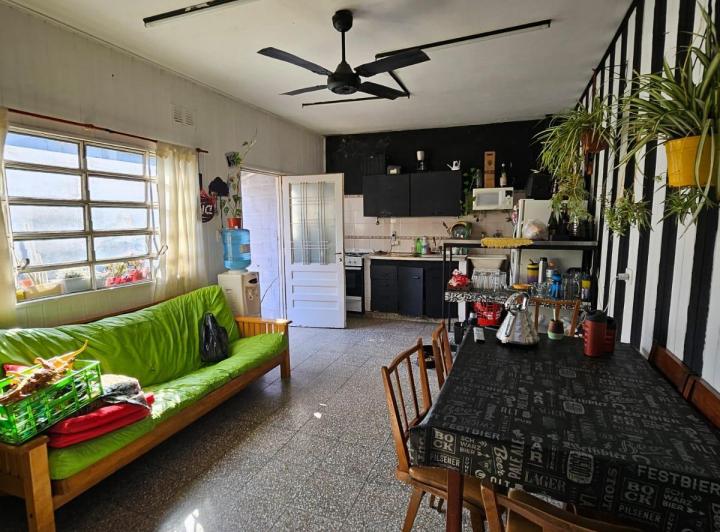OPORTUNIDAD!! AMPLIO LOTE DE 3 DPTOS TIPO CASA - TEMPERLEY