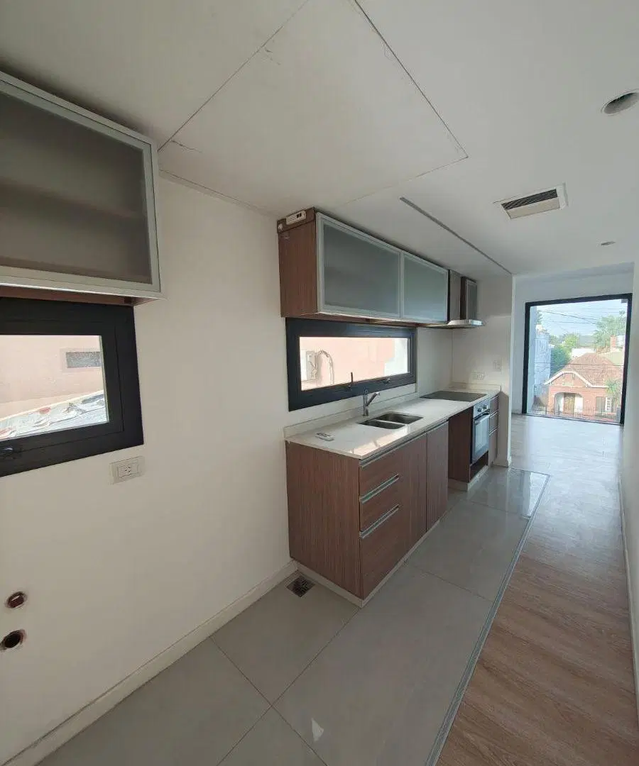 Departamento 4 Ambientes con Cochera en Banfield. 4
