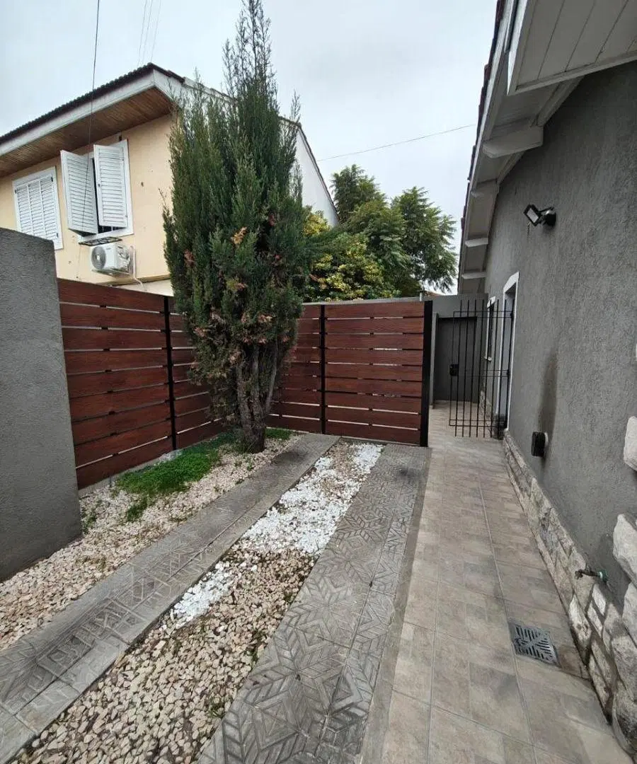 CHALET PH AL FRENTE - BANFIELD ESTE 3