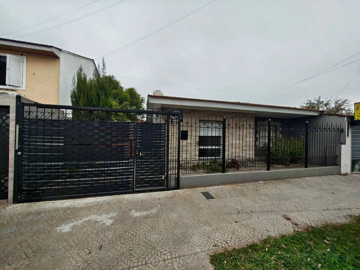 CHALET PH AL FRENTE - BANFIELD ESTE 5