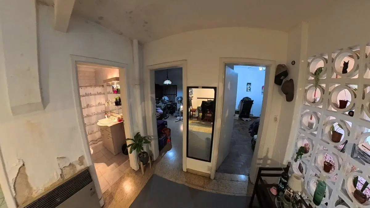 Casa 3 ambientes. Excelente ubicación en Lomas de Zamora. 2