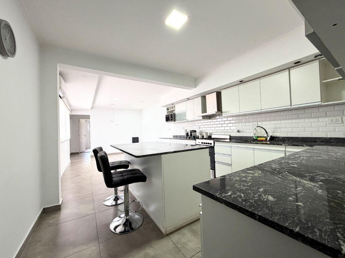 Foto de CHALET 4 AMBIENTES - PARQUE Y PILETA, imagen 5