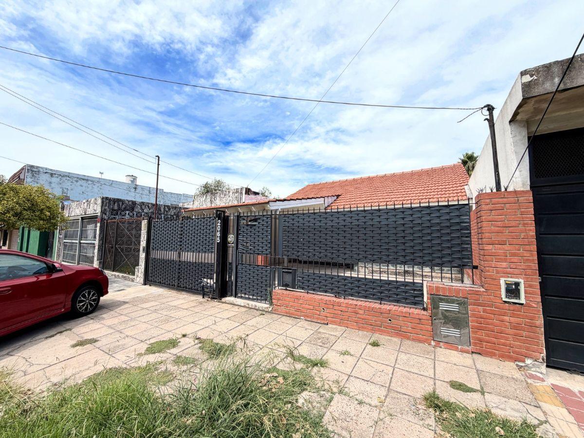 Foto de CHALET 4 AMBIENTES - PARQUE Y PILETA, imagen 1