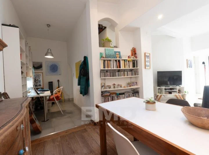 Casa en lote propio de 5 ambientes 3