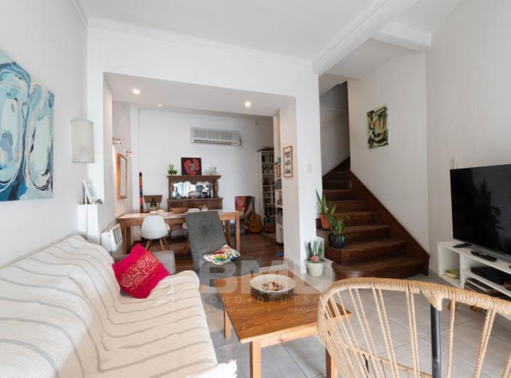 Casa en lote propio de 5 ambientes 4