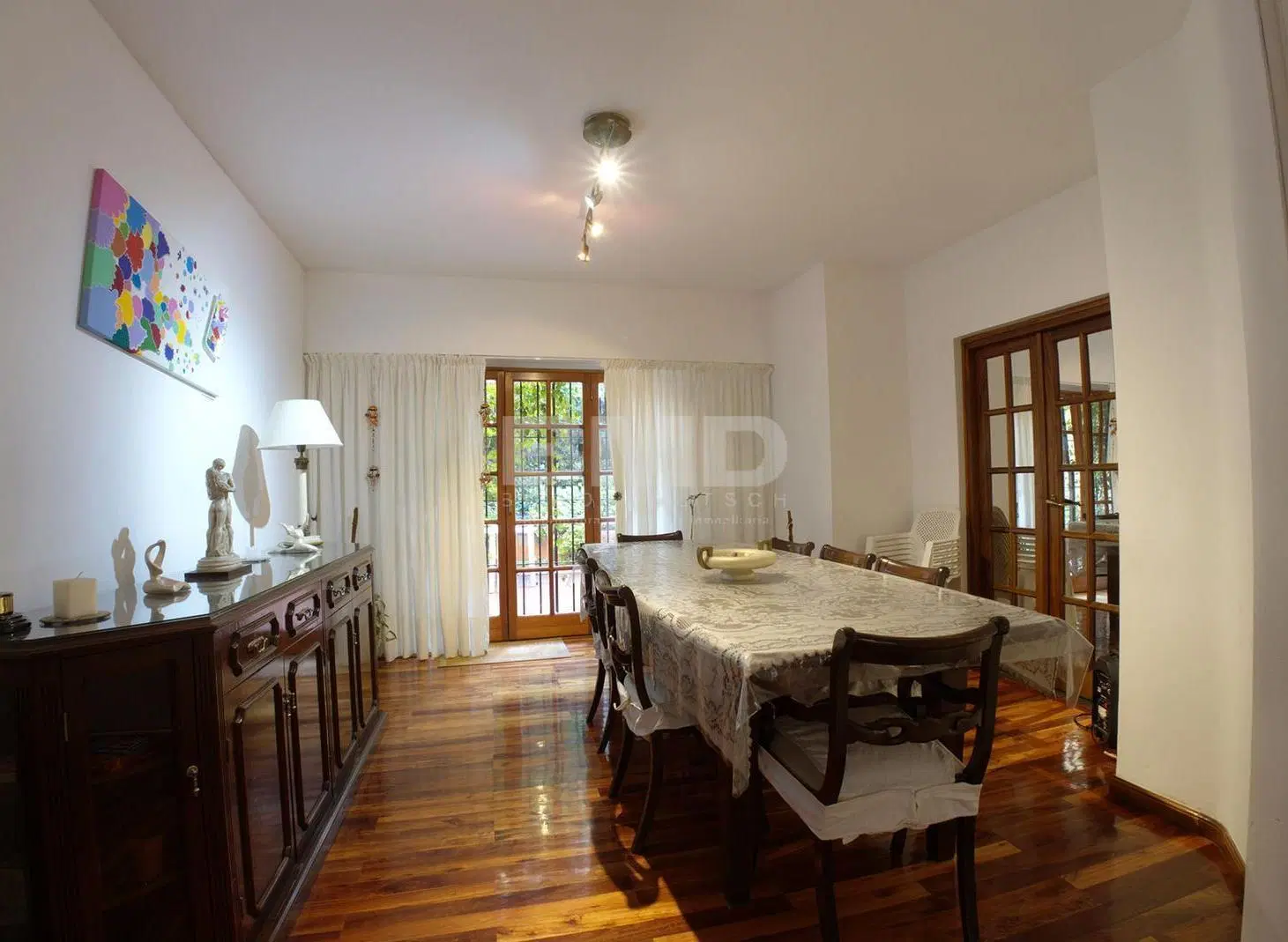 Casa en lote propio de 6 ambientes. 2