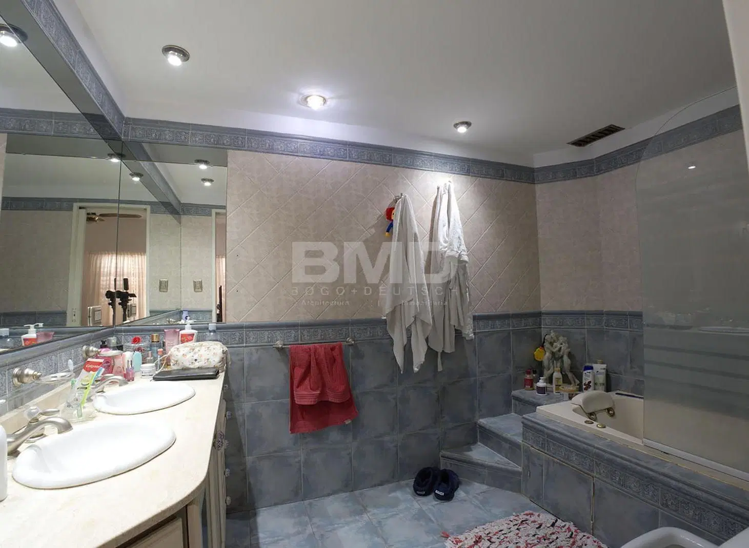 Casa en lote propio de 6 ambientes. 3