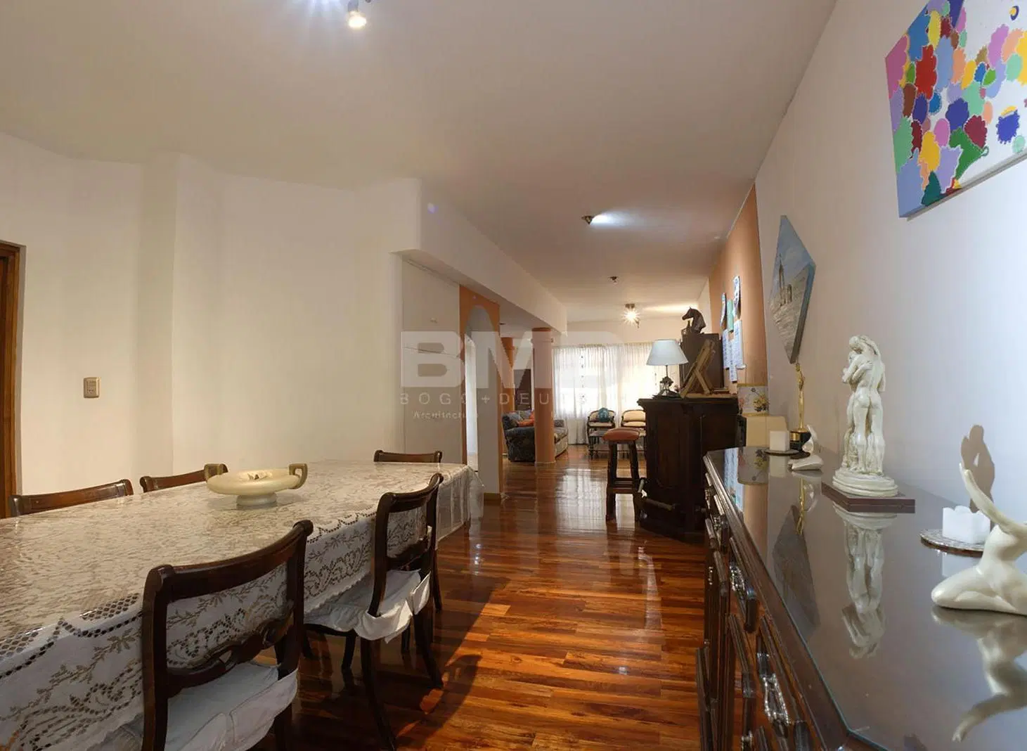 Casa en lote propio de 6 ambientes. 4