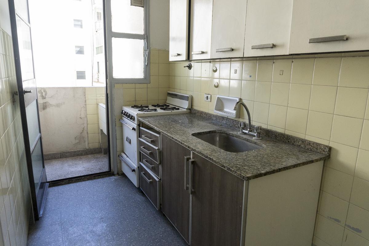 Departamento de 4 Ambientes con Dependencia y Balcón Corrido. 4
