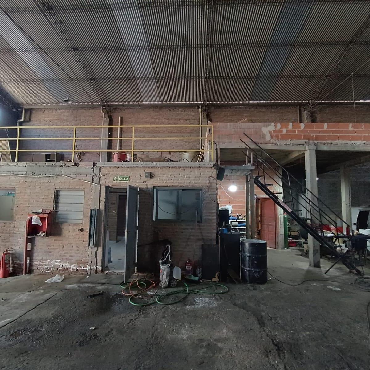 Galpón de 680 m² Cubiertos. 4
