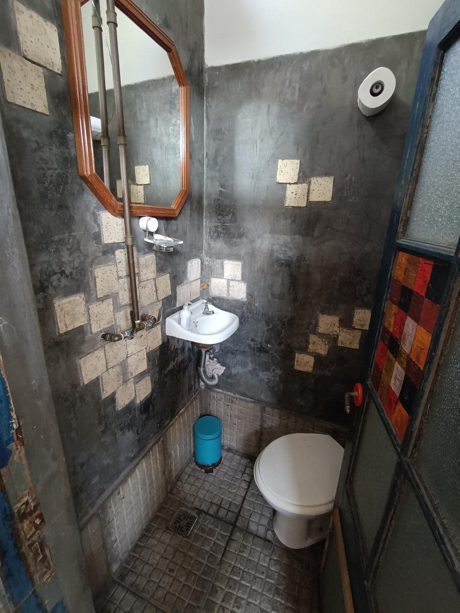 Casa de Estilo Refaccionada, 466 m² Cub en Dos Plantas 2