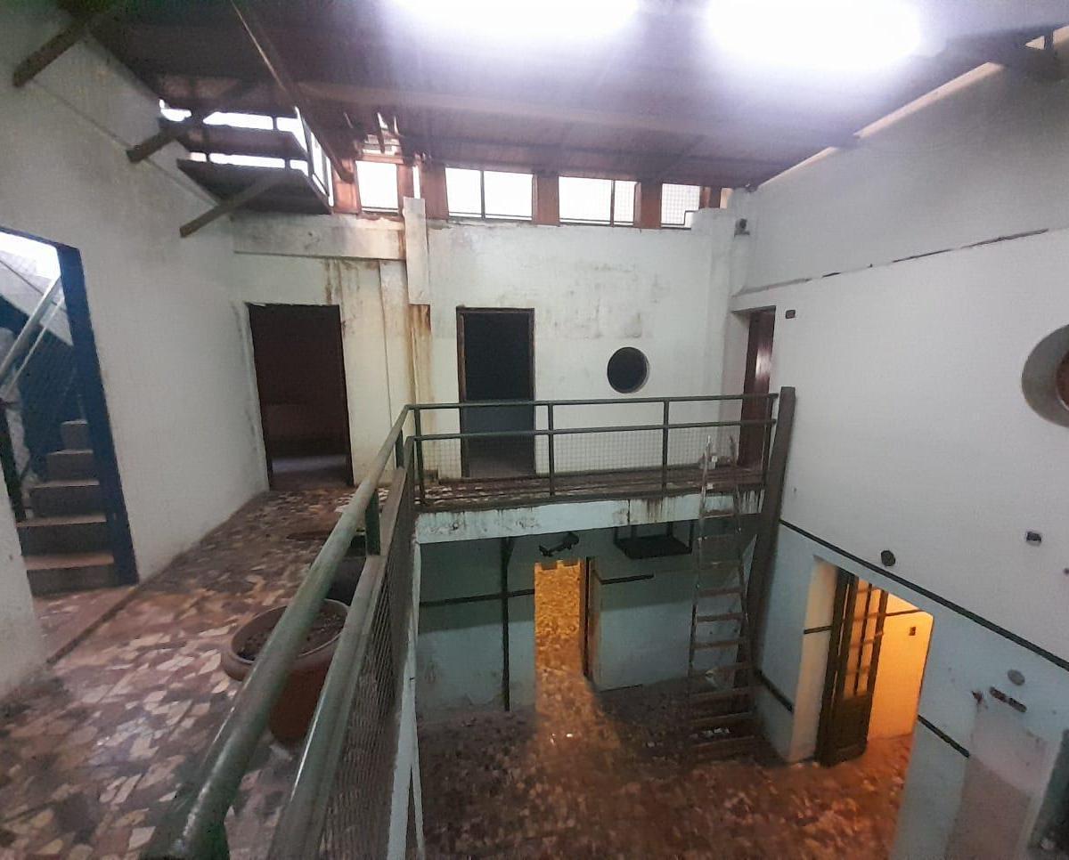 Casa de 9 Ambientes. con 367 m² Totales. 3