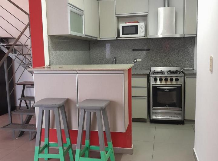 Depto. tipo dúplex de 3 ambientes con patio. 4
