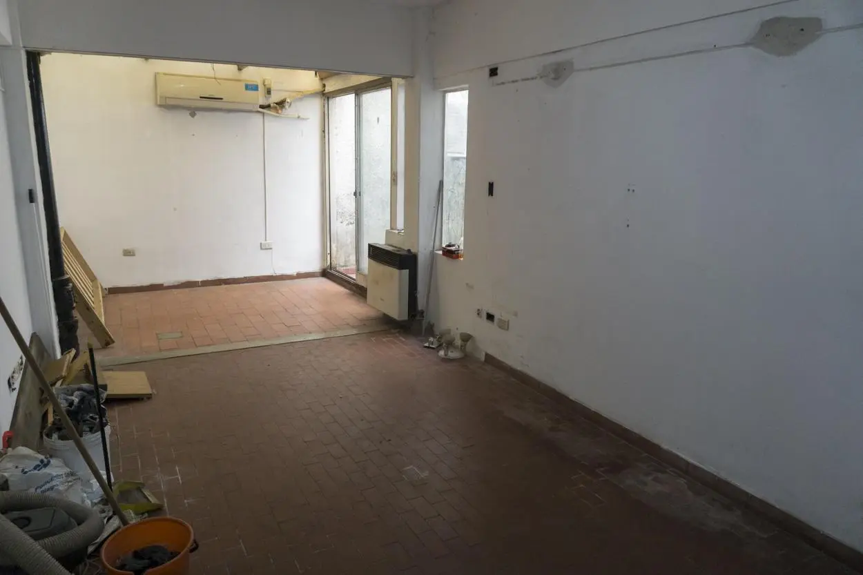 Depto. de 2 ambientes con 2 patios. 3