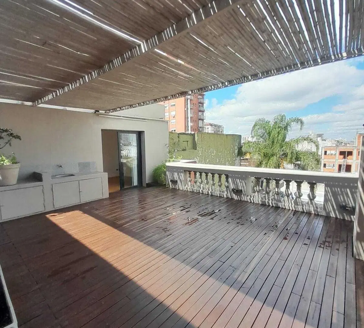 Depto. de 4 ambientes con terraza. 4