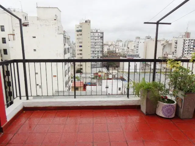 Depto. de 2 ambientes con balcón terraza y parrilla (bajas expensas) 3
