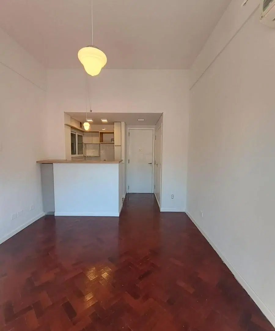Departamento reciclado de 1 ambiente divisible con balcón 4