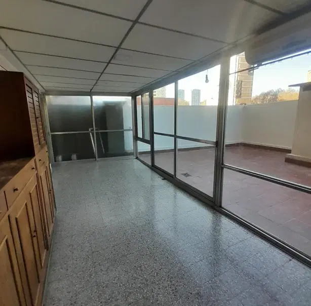 Departamento de 2 ambientes y 1/2 con patio. 2