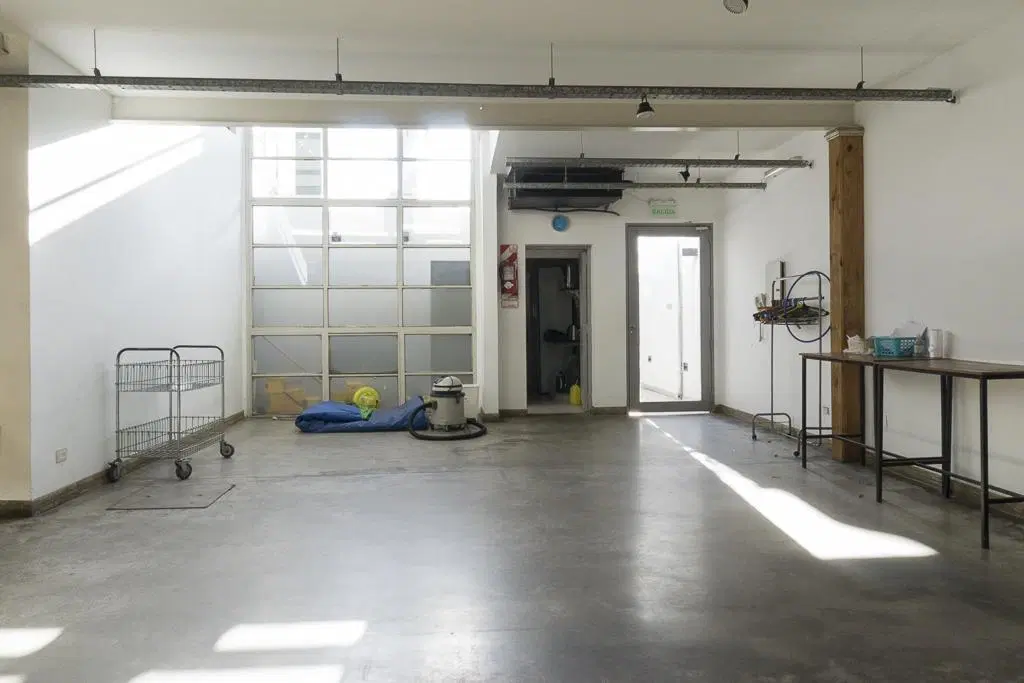 Local de 250 m2. APTO TODO DESTINO. 4