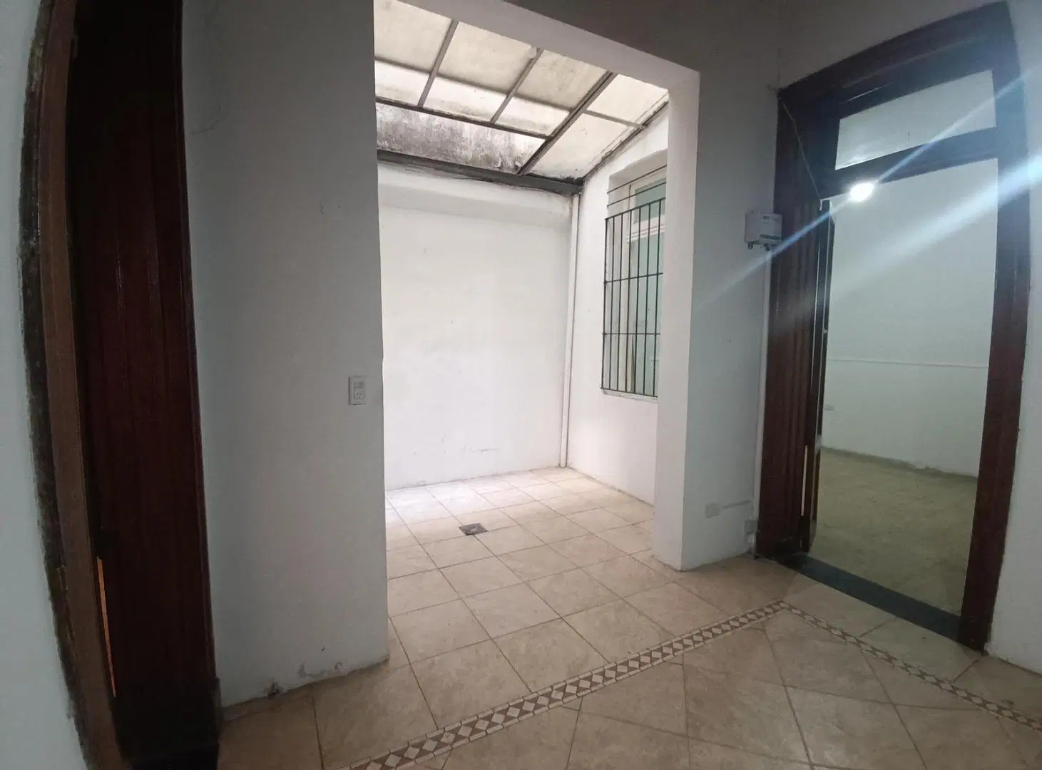 Departamento de 3 ambientes con patio cubierto 5