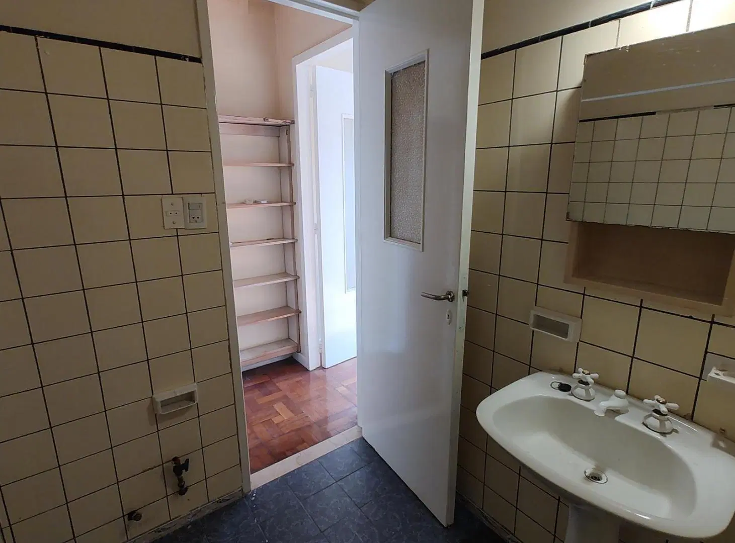 Departamento 3 ambientes con balcón, parque lezama! 5