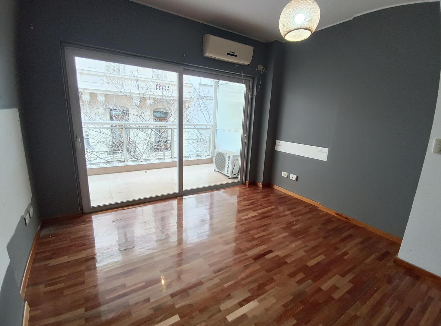 Foto de Monoambiente con balcón terraza, imagen 1