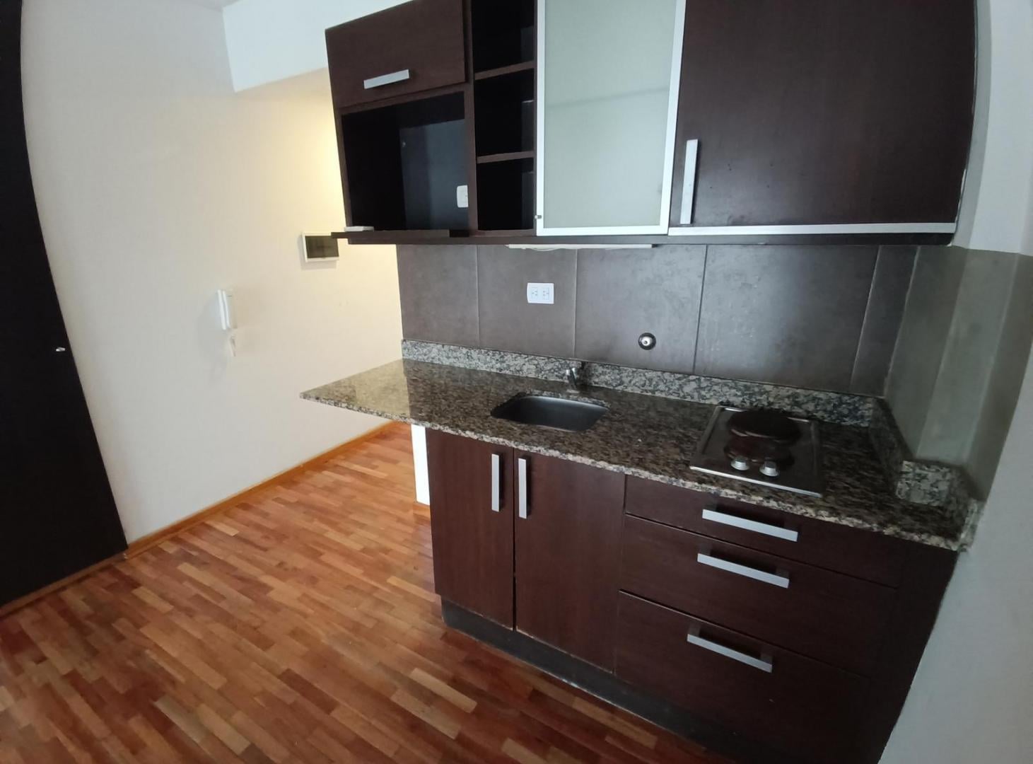 Foto de Monoambiente con balcón terraza, imagen 2