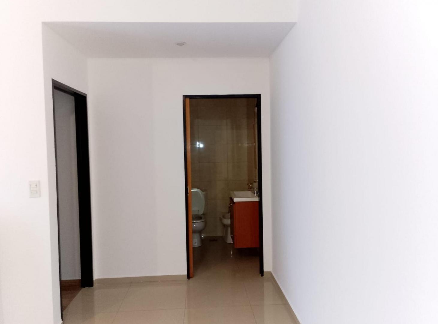 Foto de VENTA PH 2 Amb. Nuevo- con balcón - 1º x escalera - sin expensas - Apto, imagen 5