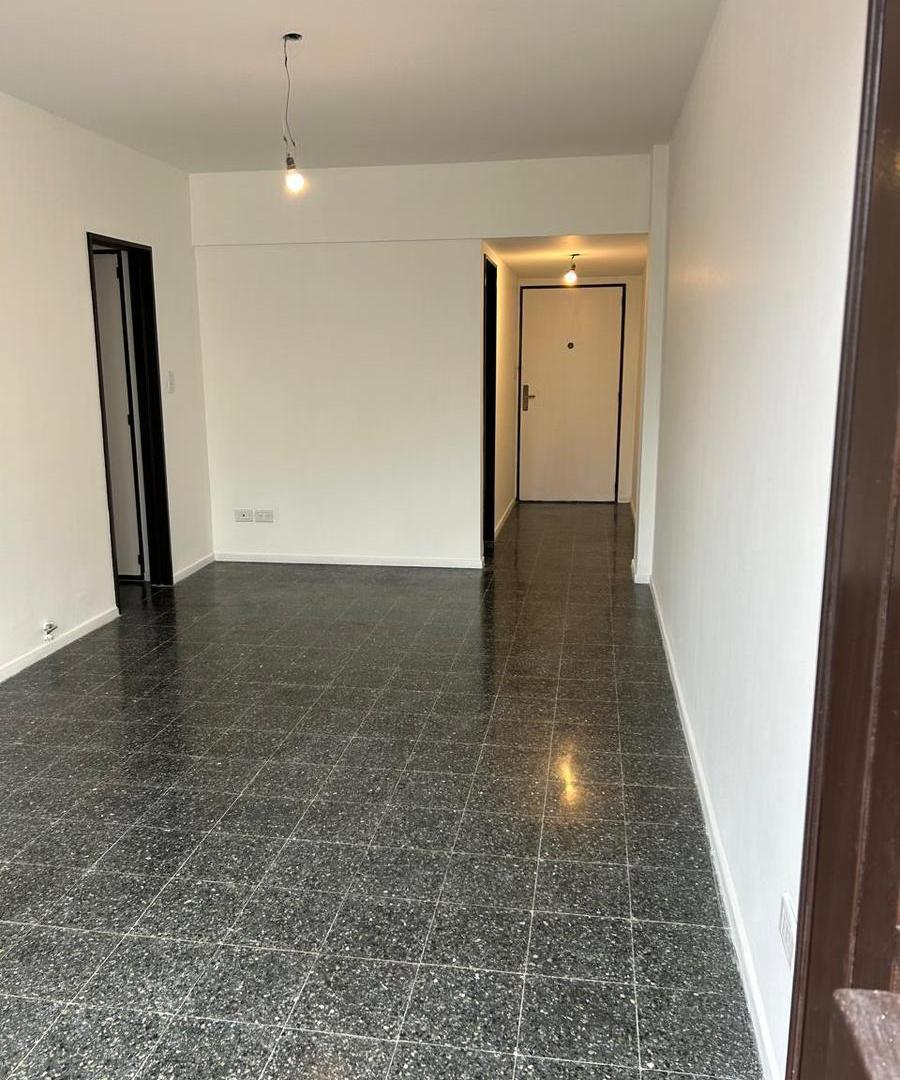 Foto de SE ALQUILA: DEPARTAMENTO DE 3 AMBIENTES CON COCHERA CUBIERTA Y BAULERA., imagen 5