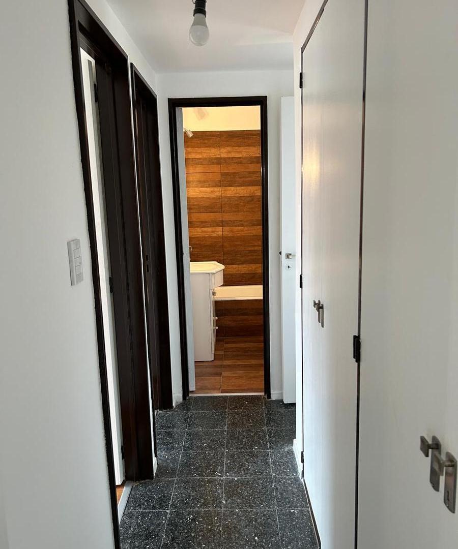 Foto de SE ALQUILA: DEPARTAMENTO DE 3 AMBIENTES CON COCHERA CUBIERTA Y BAULERA., imagen 4