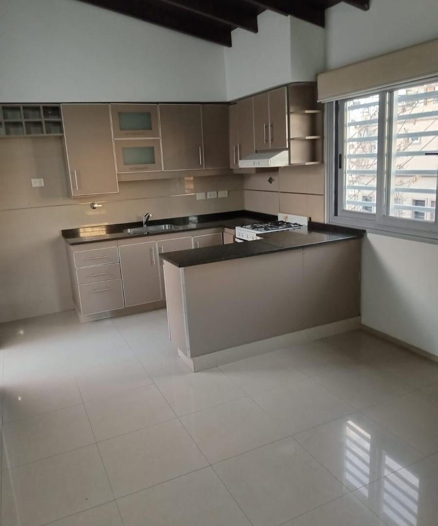 Foto de ALQUILO EXCELENTE 2 AMB. PH 1º PISO POR ESCALERA, imagen 3