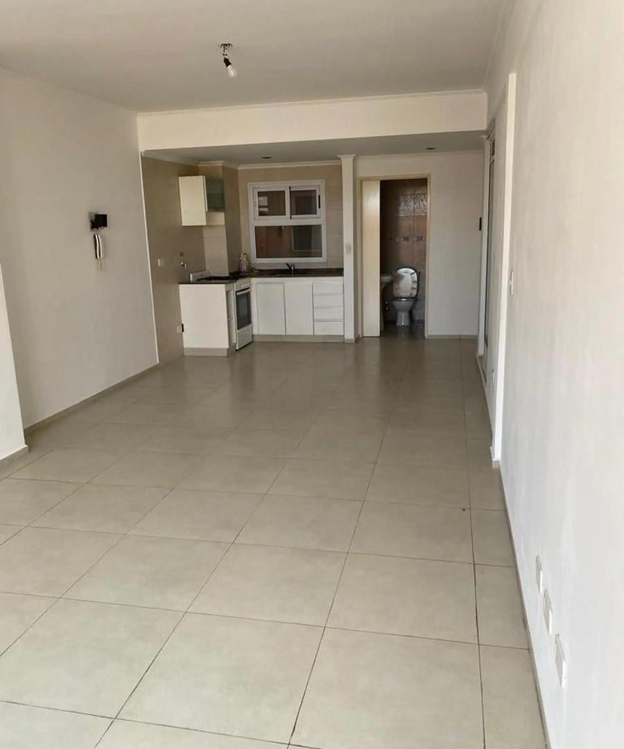 Foto de VENTA EXCELENTE MONOAMBIENTE 48M2, CON PATIO, imagen 4
